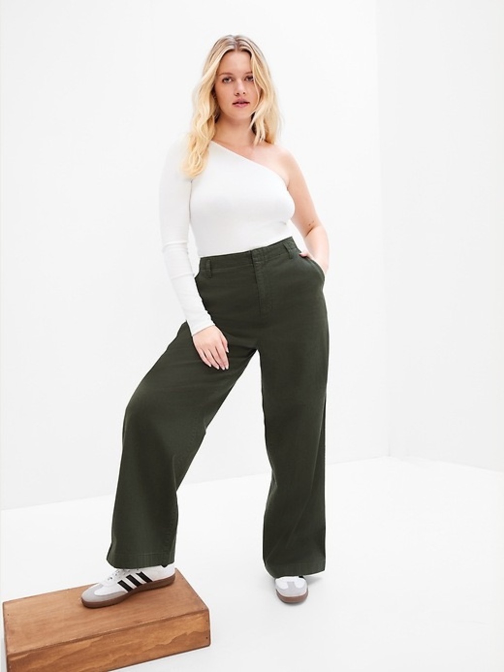 Gap Loose Khaki Wide Leg Pants